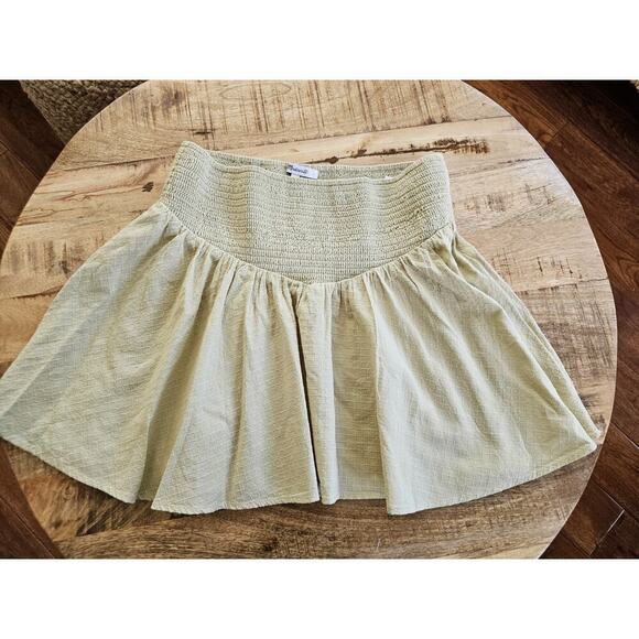 Madewell Dresses & Skirts - Madewell Dobby Smocked Soft Green Mini Skirt Women's Size M NWT